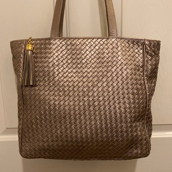Cole Haan leather, basket weave,shoulder Bag. Made in Italy 🇮🇹 - Picture 2 of 9